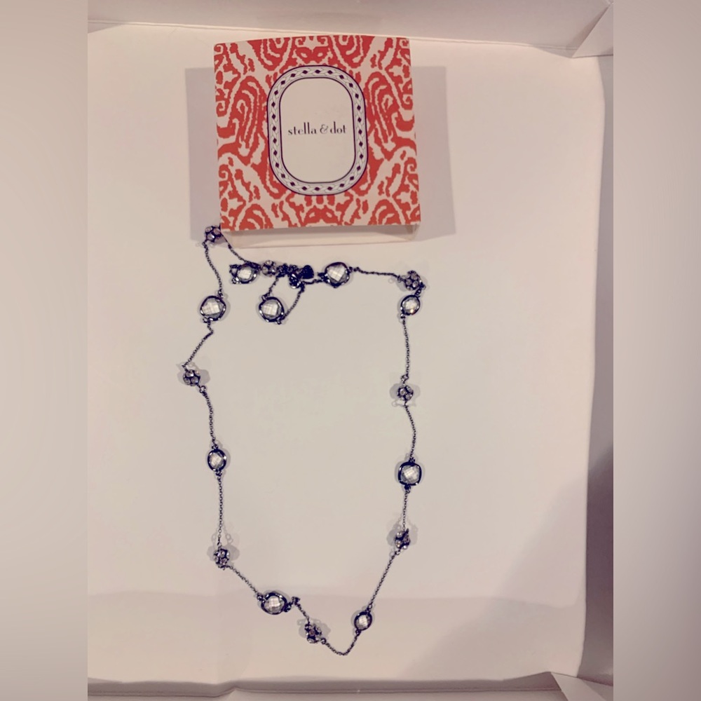 Stella & Dot clear stone necklace